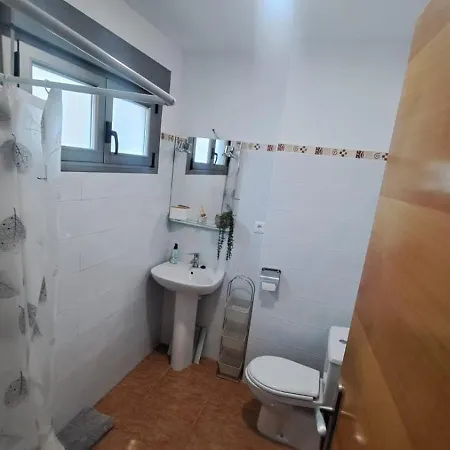 Elegante Adosado En Ampuero Расинес