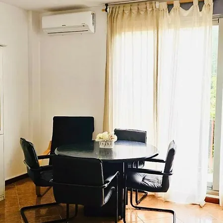 Elegante Adosado En Ampuero *